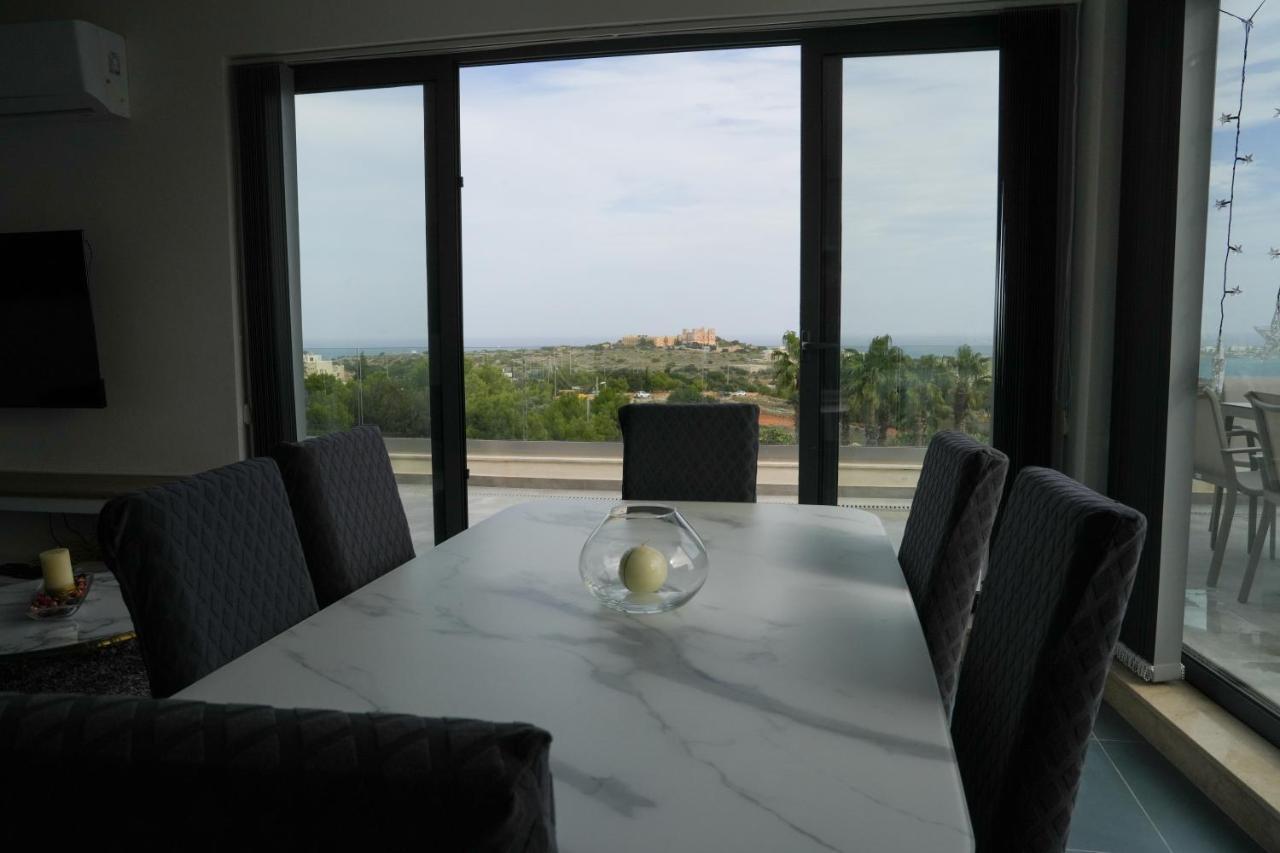 Lägenhet Lux Sea&country Views With Pool