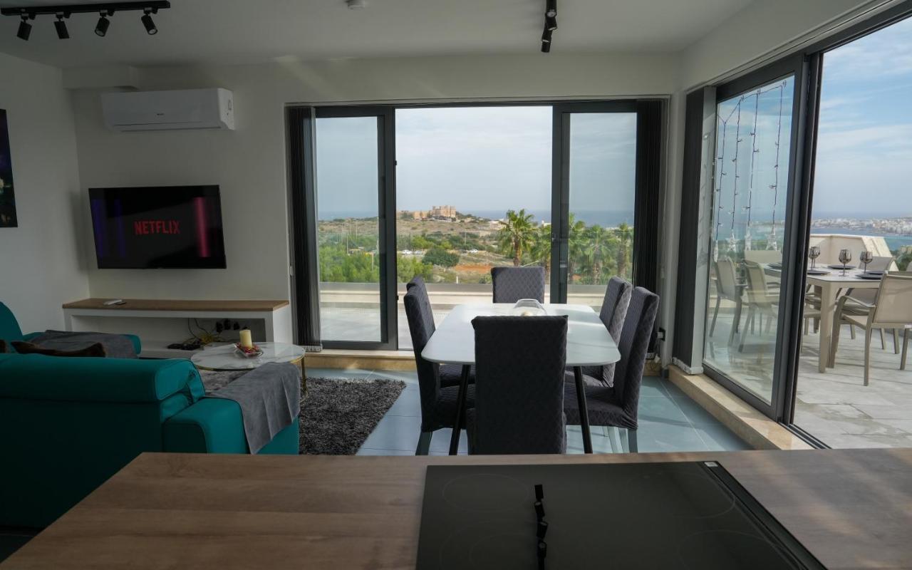 Lägenhet Lux Sea&country Views With Pool